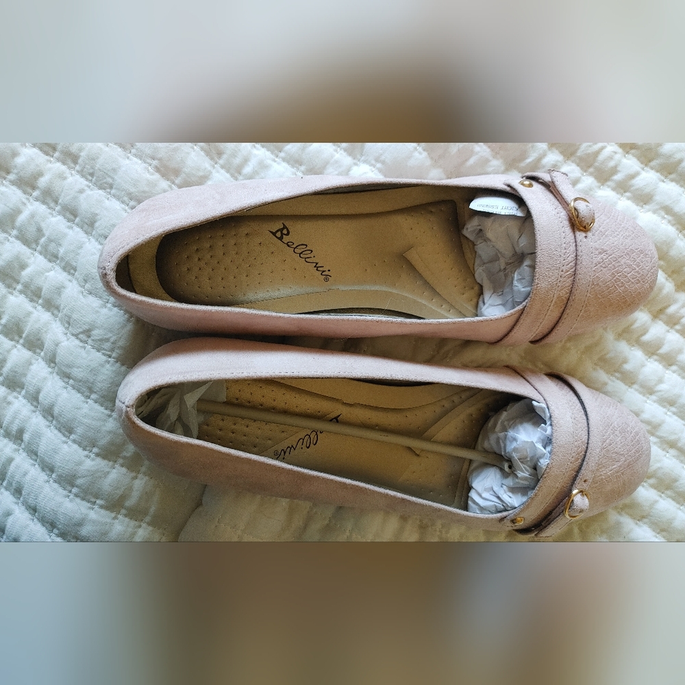 Women's Size 11* Pink Bellivi Flats